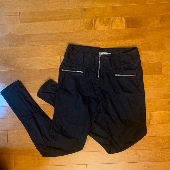 Zara Pants - Picture 3 of 7